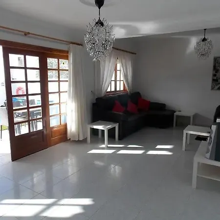 Azul Mojones Villa Tías